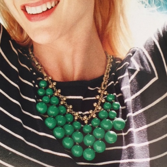 STELLA & DOT • Kelly Green Jolie Statement Necklace - Picture 8 of 9